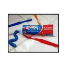 Pasta de Dinti Copii, Crest, Sparkle Fun, Aroma Bubble Gum, Culoare Albastra, 130gr
